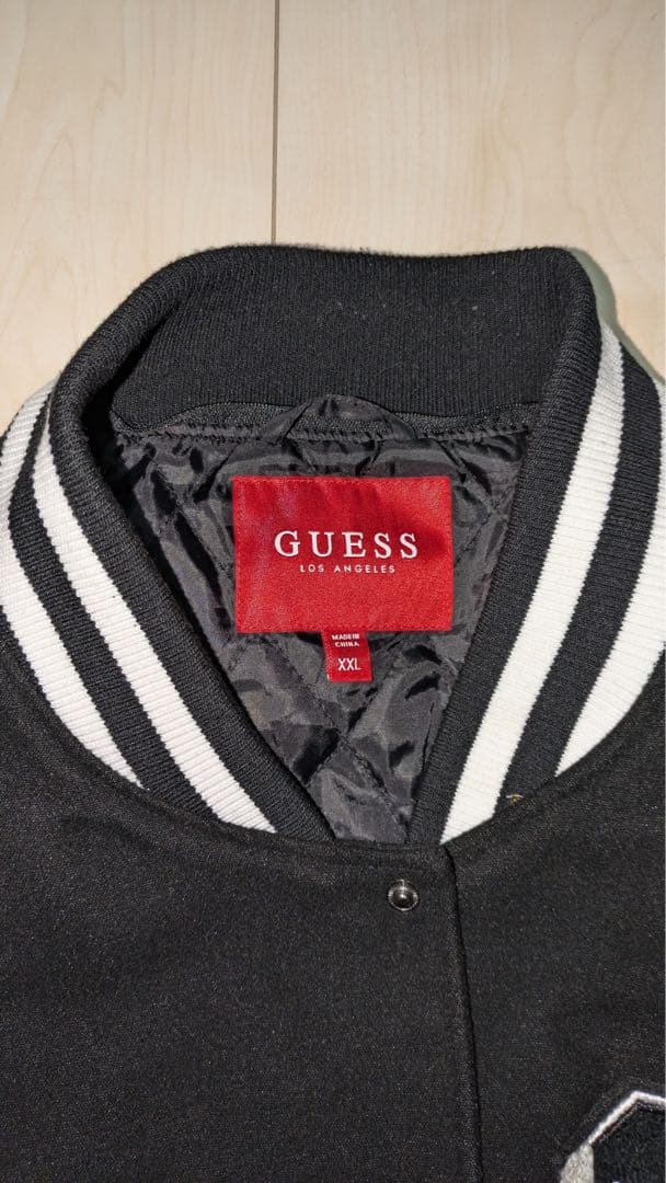 GUESS スタジャン XXL ブラック