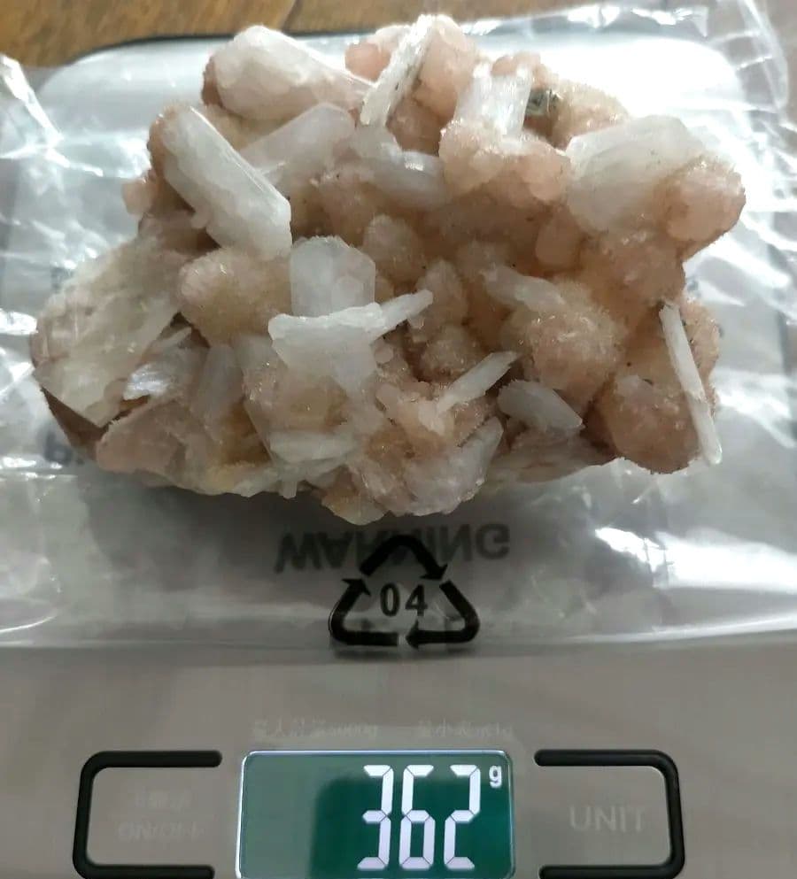 束沸石　原石1点　重さ約360g