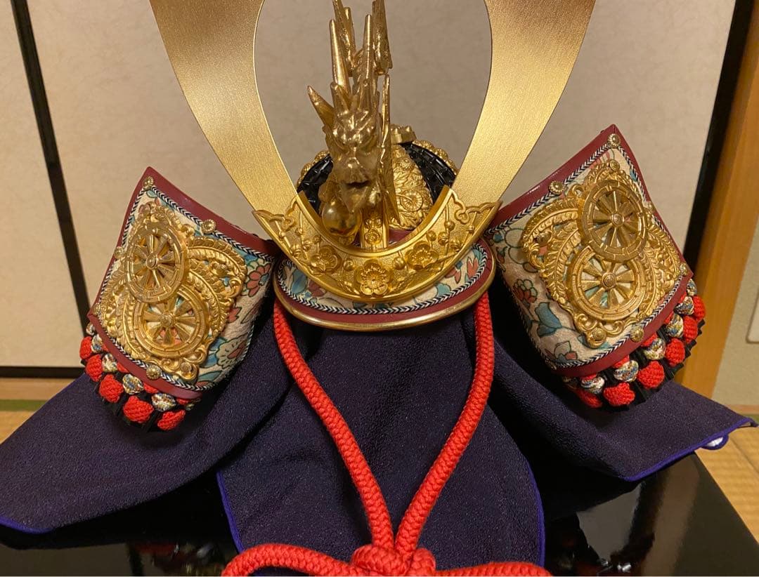 源氏兜　金塗装