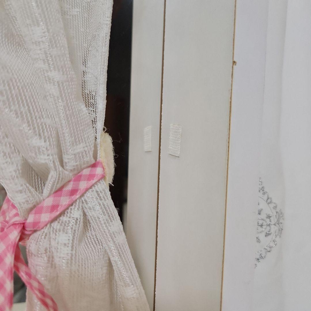 ホワイトドレッサー