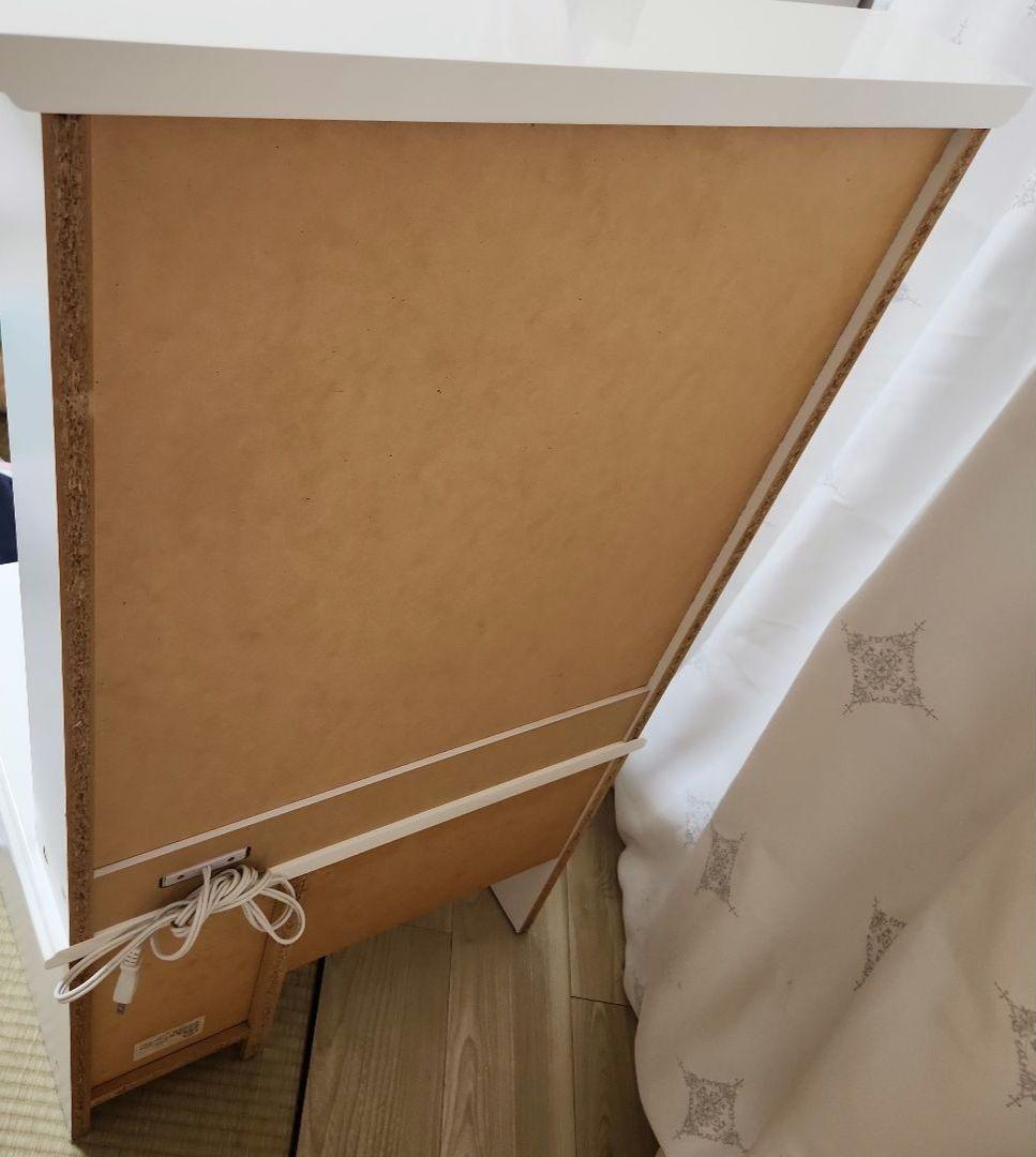 ホワイトドレッサー