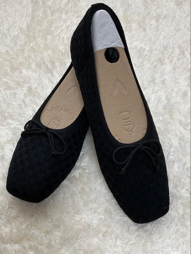 VIVALA ブラックフラットシューズ　24.5