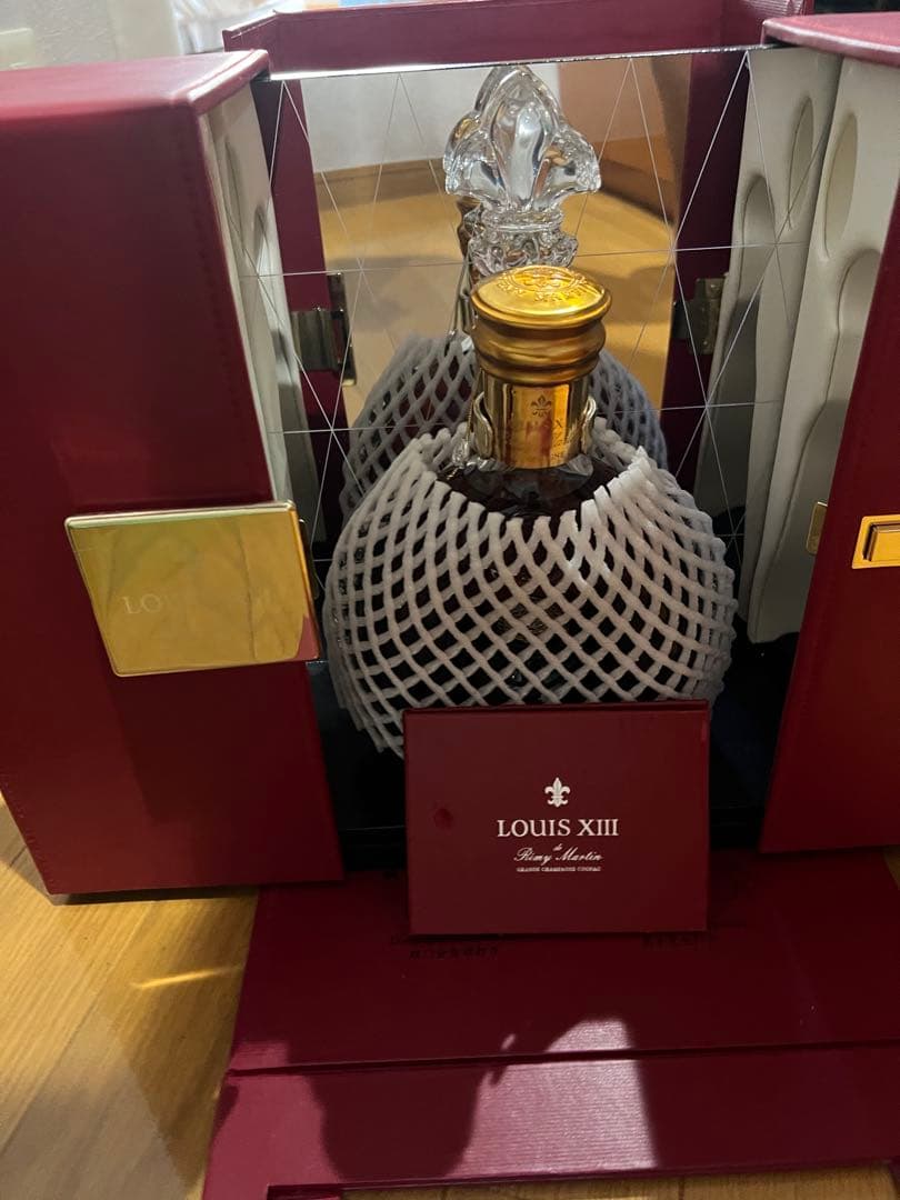 LOUIS XIII レミーマルタン　ルイ13世 観音開き、専用箱、外箱、冊子