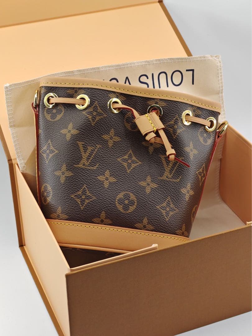 LOUIS VUITTONノエ BB モノグラムショルダーバッグ バケットバッグ